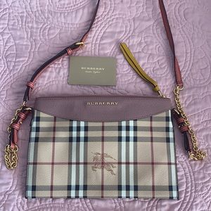 ✨SOLD 💯 Auth Burberry Peyton Haymarket Crossbody